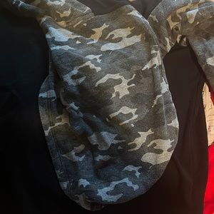 Boys (XL) long sleeved hoodie